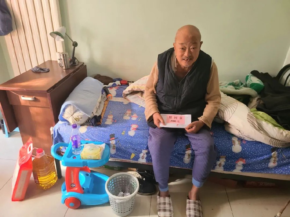 寒冬送溫暖，關(guān)懷暖人心—大龍集團(tuán)工會組織慰問活動